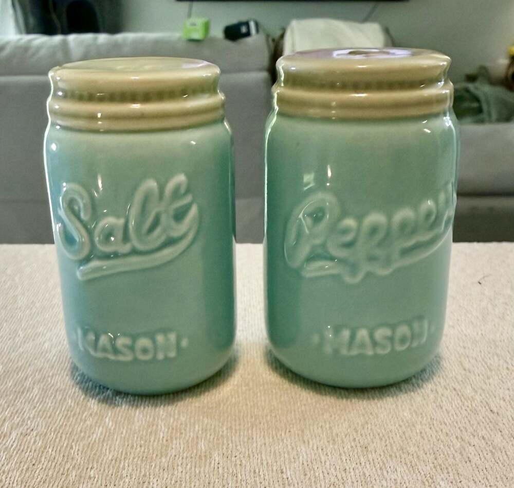 Ceramic Mason Jar Salt and Pepper Shaker Set in Aqua Blue